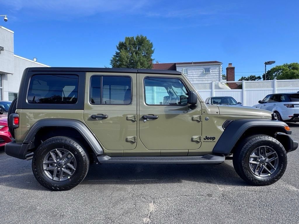 New 2026 Jeep Wrangler Unlimited Sahara w/ Safety Group AWD/4WD image 8
