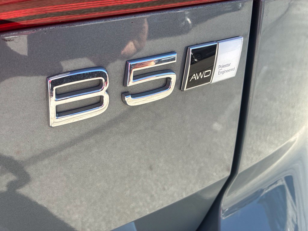 Used 2023 Volvo XC60 B5 Plus AWD/4WD image 7