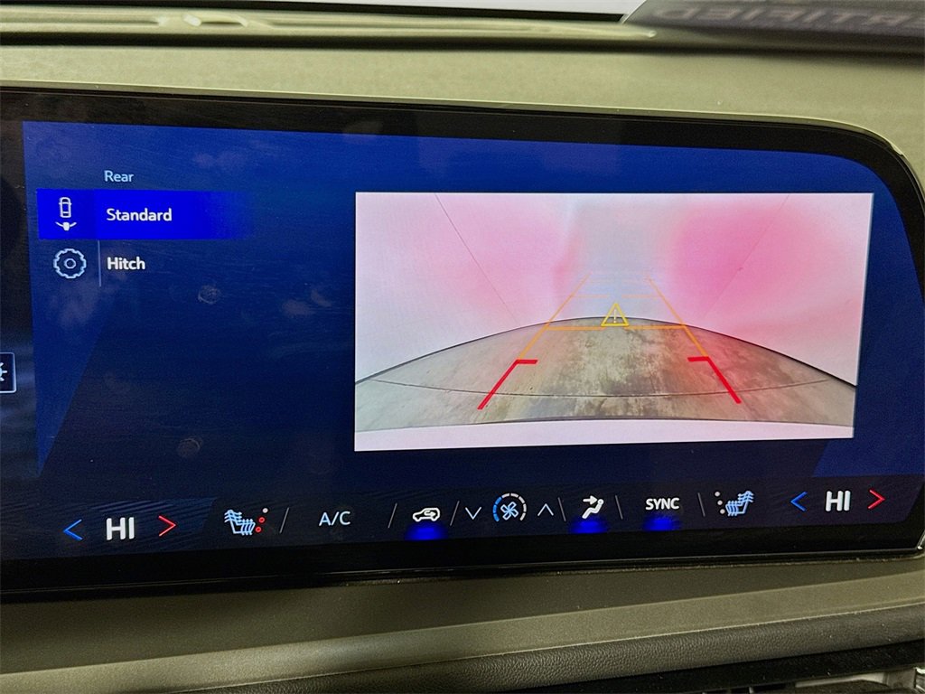 Certified 2025 Chevrolet Traverse LT image 12