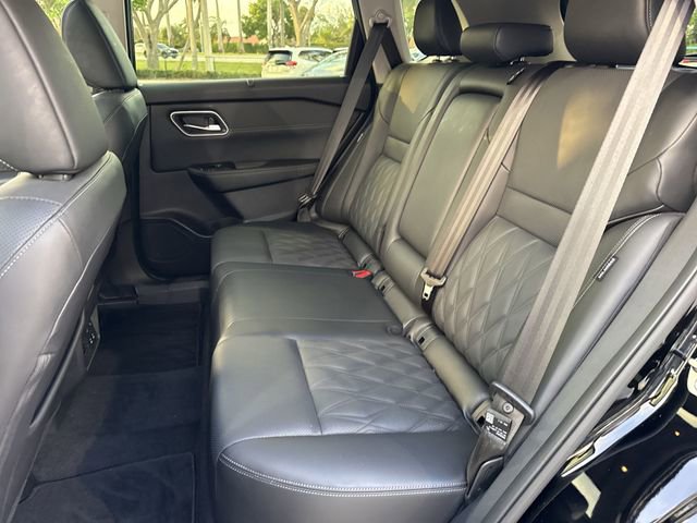 Used 2024 Nissan Rogue Platinum w/ Platinum Premium Package image 23