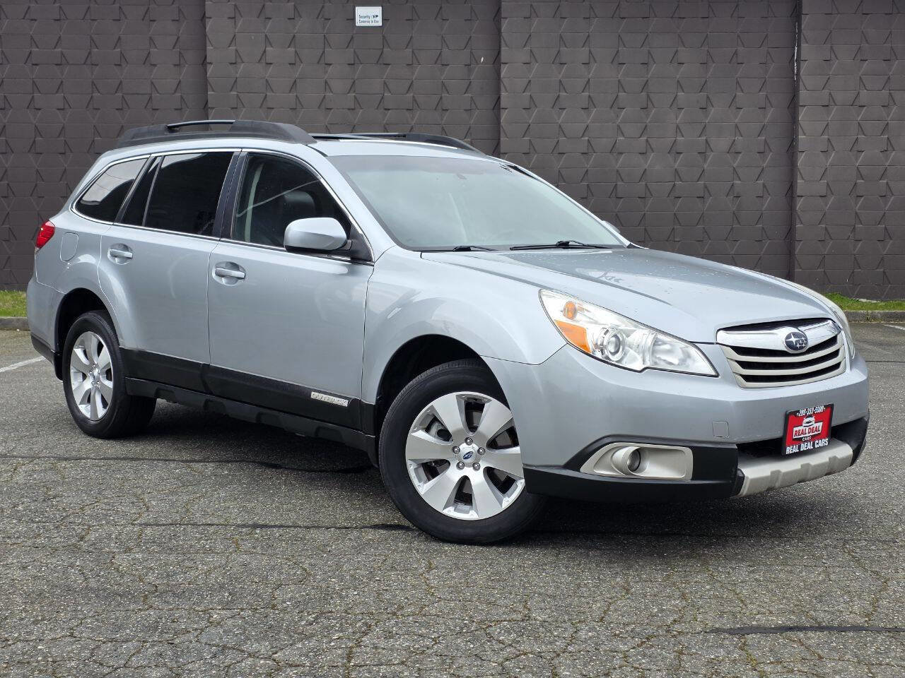 Used 2012 Subaru Outback 3.6R Limited image 3