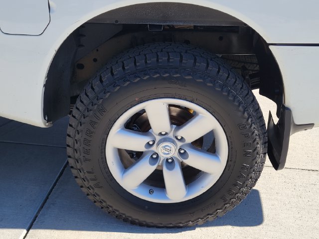 Used 2012 Nissan Titan SV w/ SV Premium Utility Pkg AWD/4WD image 18