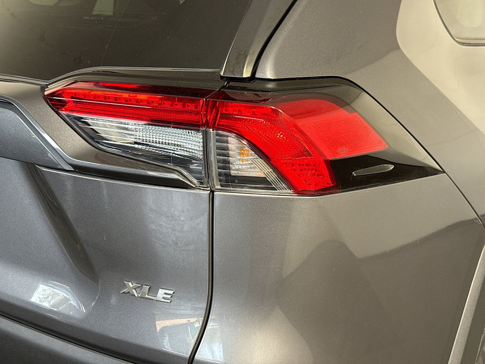 Used 2022 Toyota RAV4 XLE image 34