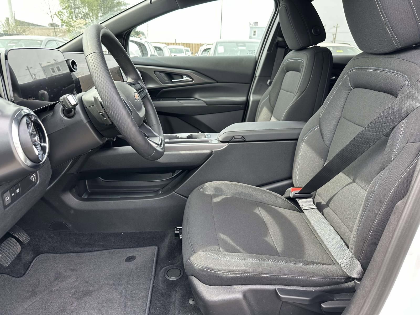 New 2026 Chevrolet Equinox EV LT image 21