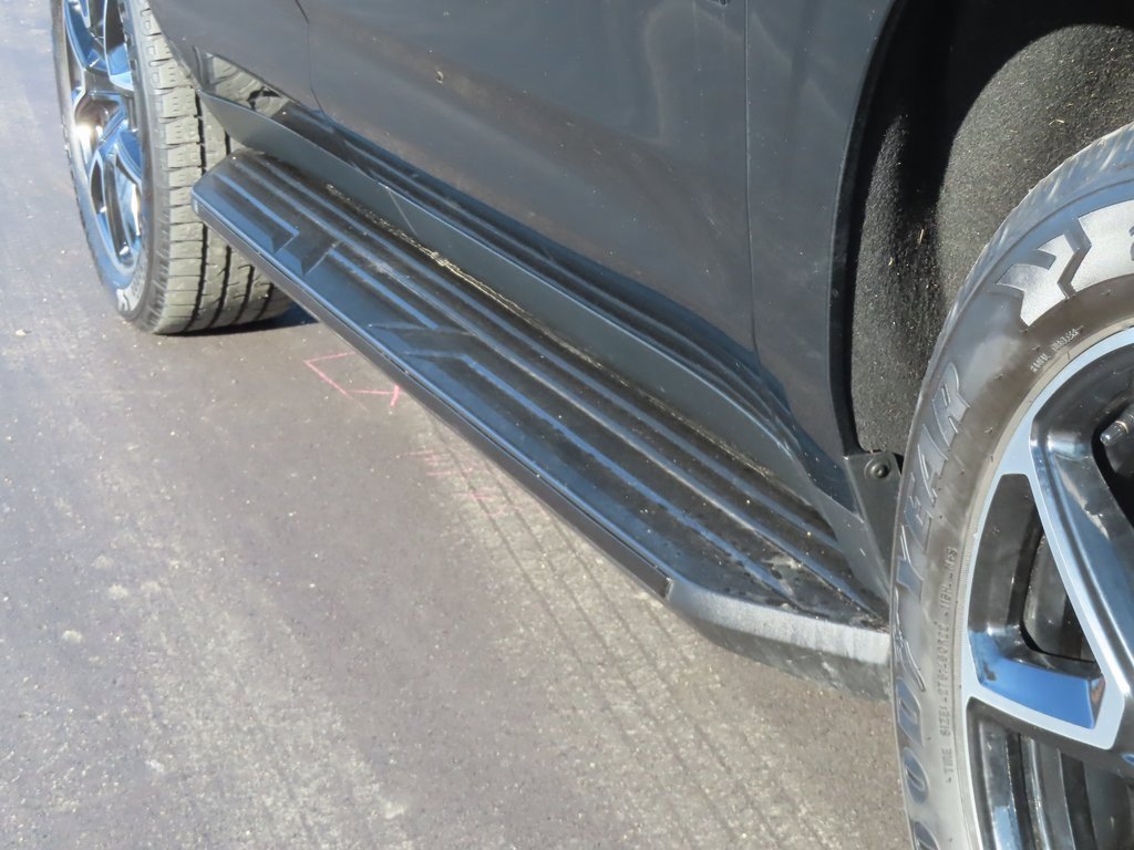 Used 2021 Chevrolet Tahoe RST w/ Luxury Package image 17