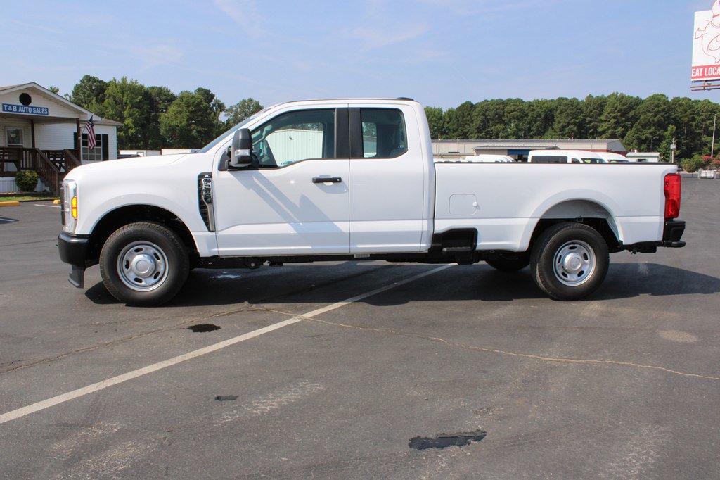 Used 2025 Ford F250 XL image 6