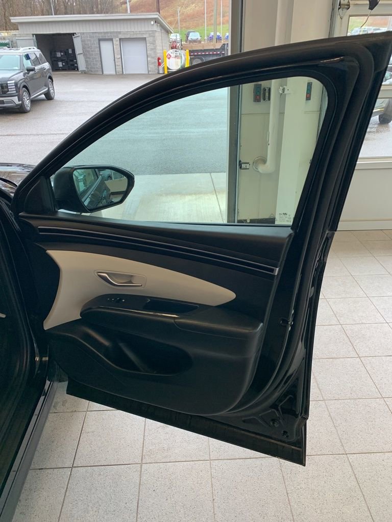 Certified 2023 Hyundai Tucson SE image 15