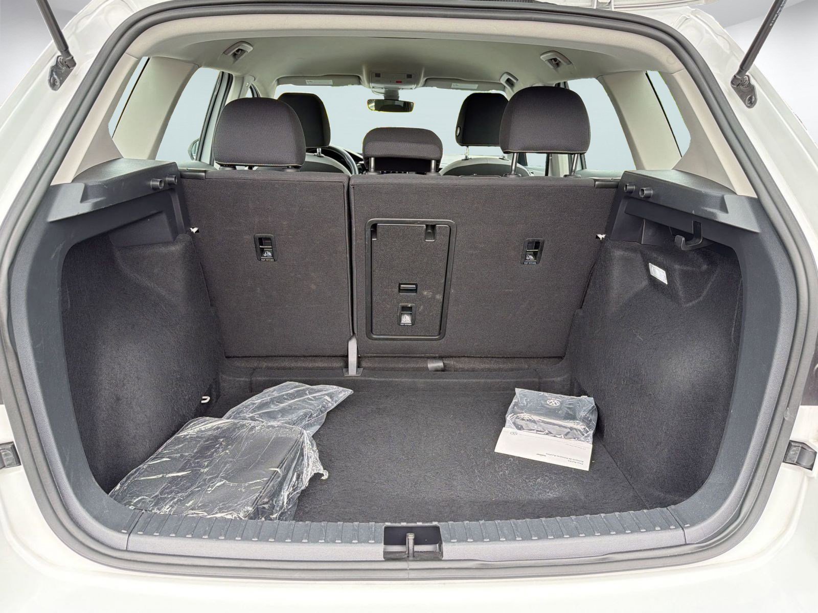 Certified 2024 Volkswagen Taos S FWD image 27