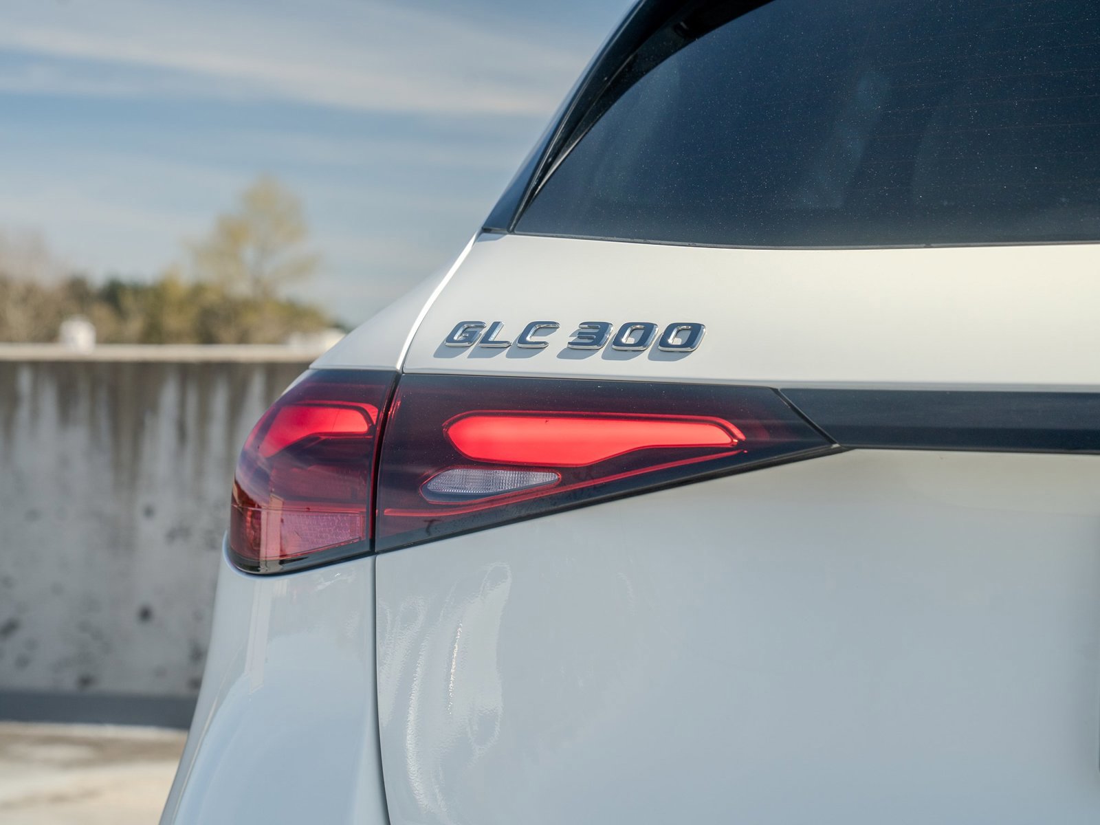 Used 2023 Mercedes-Benz GLC 300 4MATIC image 9