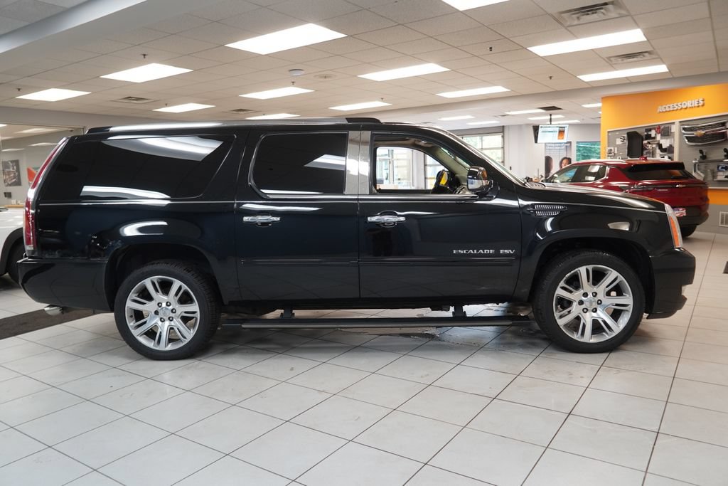Used 2013 Cadillac Escalade ESV Premium AWD/4WD image 14