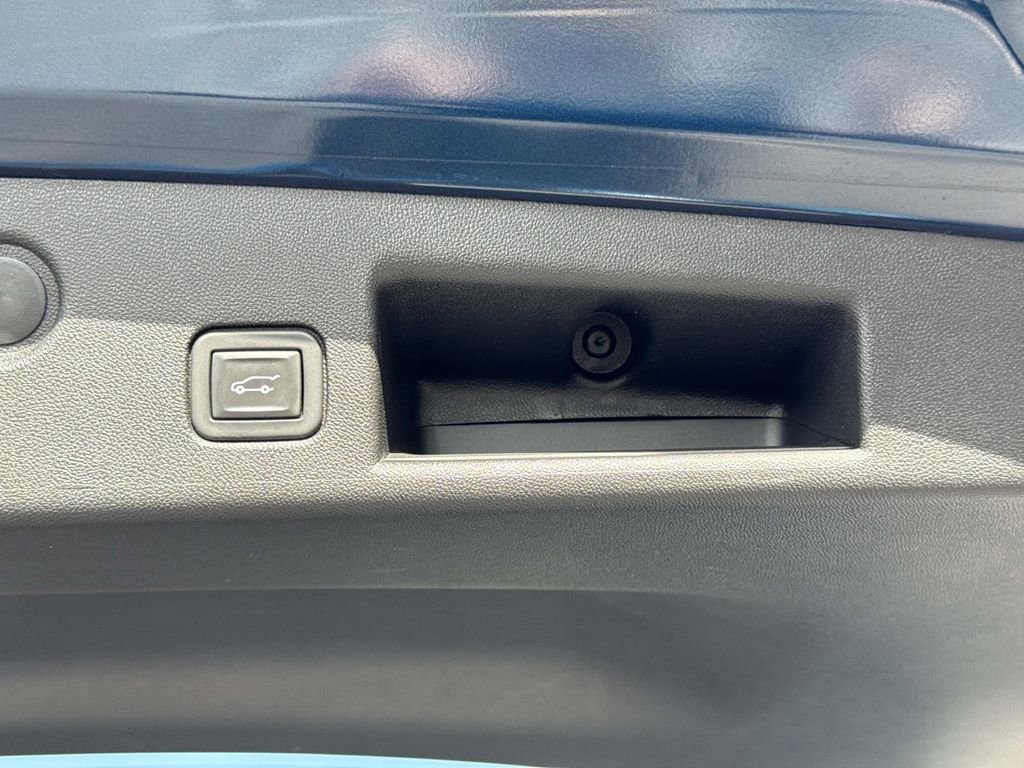 Used 2020 Chevrolet Equinox Premier image 12