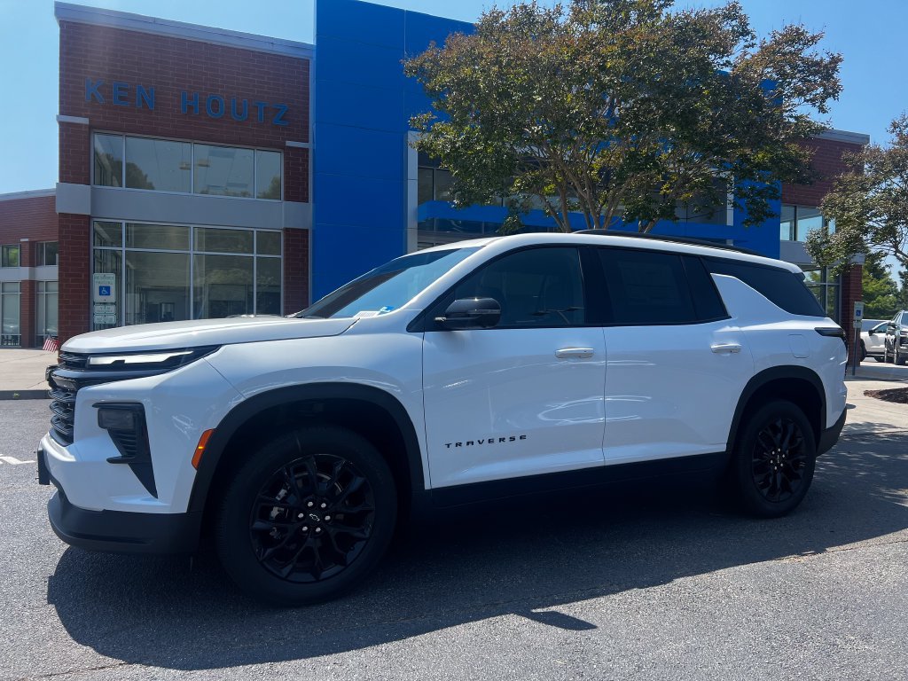 New 2026 Chevrolet Traverse LT w/ Midnight/Sport Edition FWD image 1