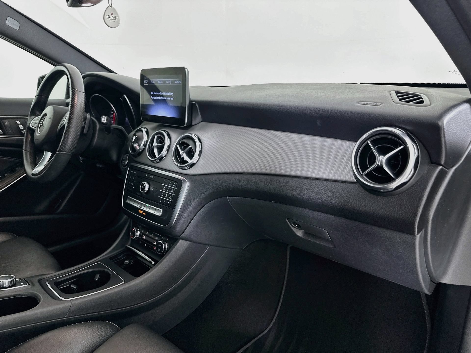Certified 2020 Mercedes-Benz GLA 250 image 29