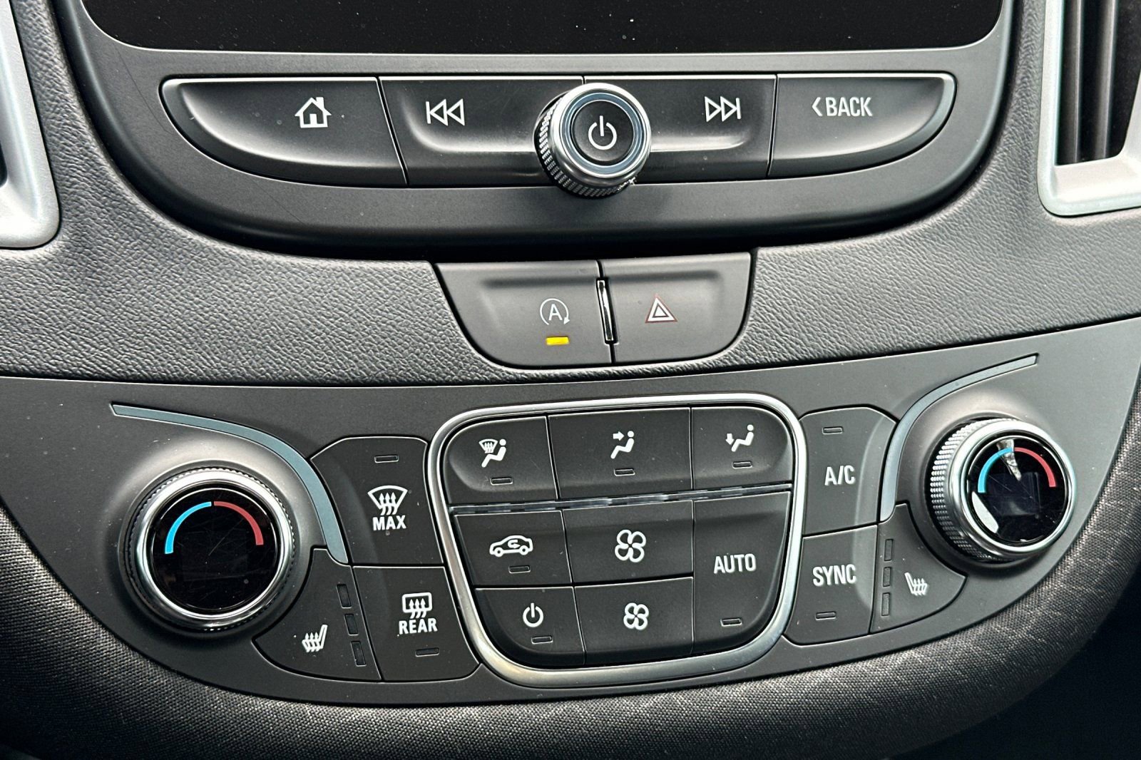 Used 2024 Chevrolet Malibu LT image 21