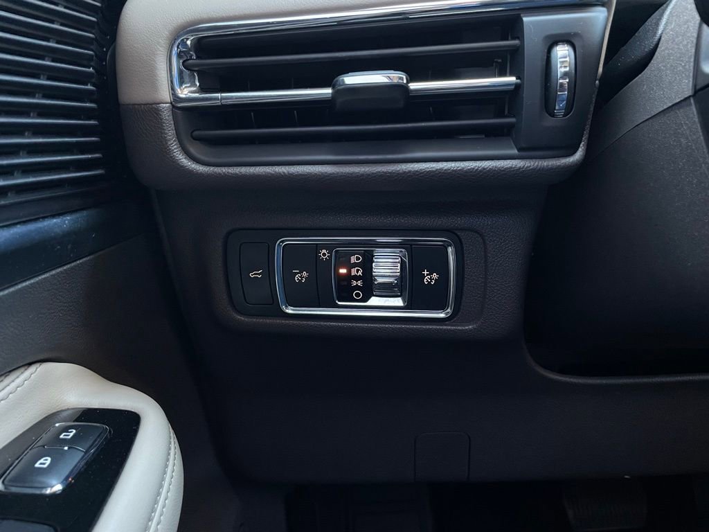 Used 2022 Lincoln Corsair Reserve FWD image 13