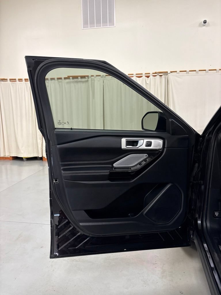 Used 2022 Ford Explorer ST w/ Equipment Group 401A AWD/4WD image 17