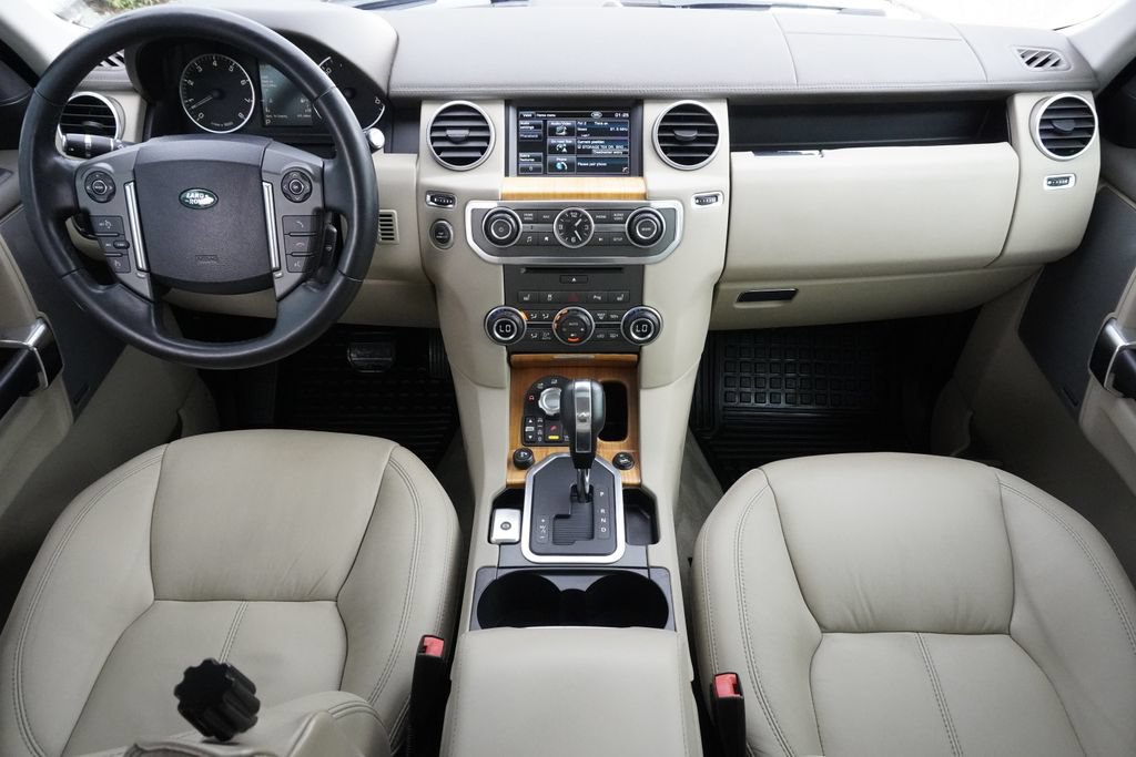 Used 2013 Land Rover LR4 HSE LUX AWD/4WD image 9