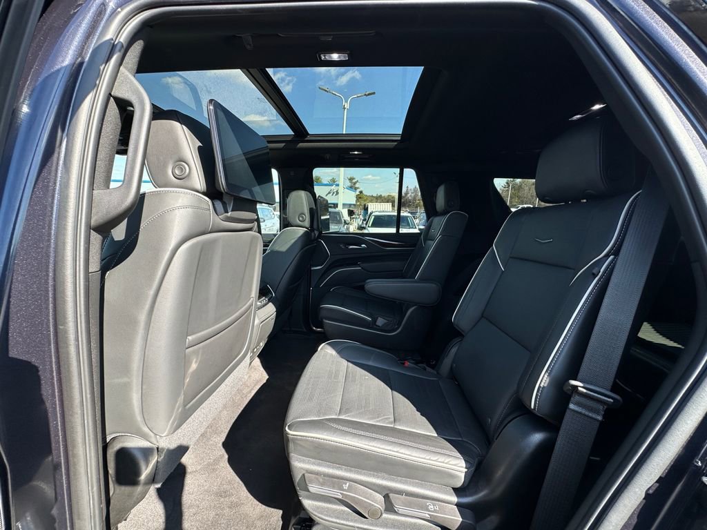 Used 2023 Cadillac Escalade Premium Luxury image 25