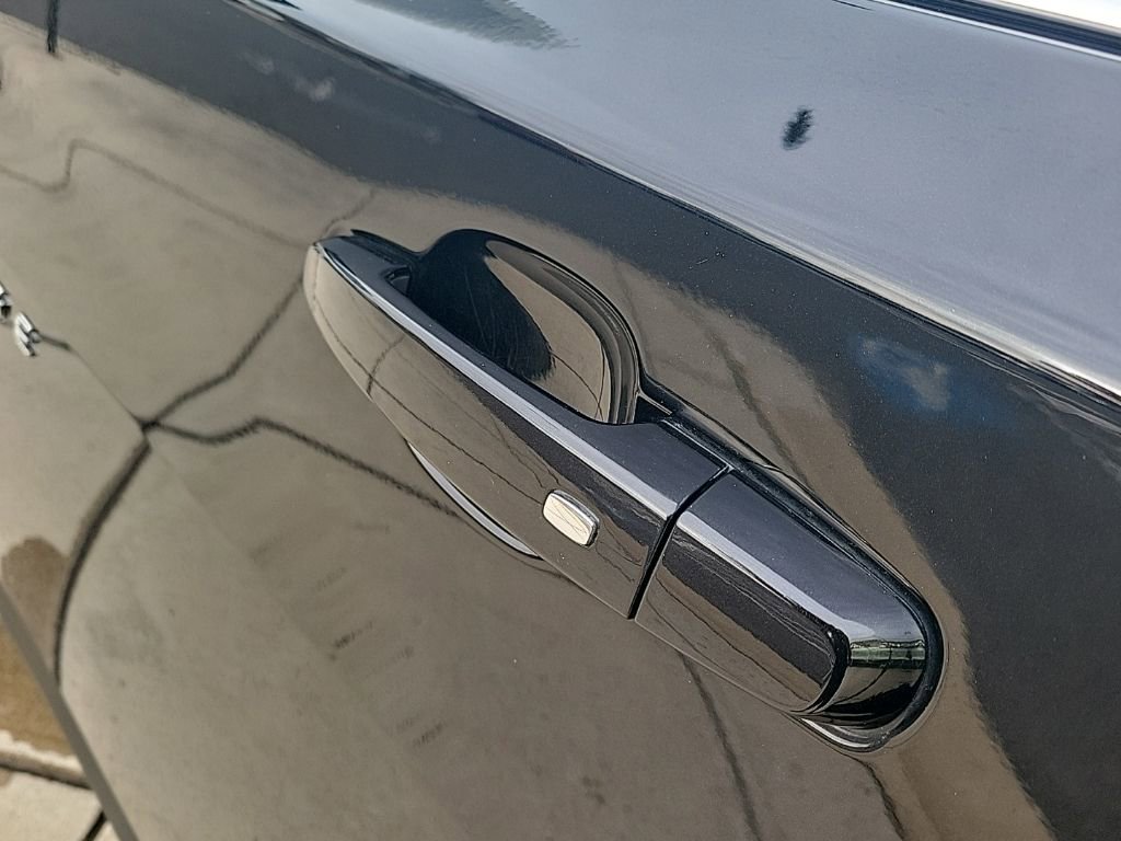 Used 2023 Chevrolet Traverse LT image 11