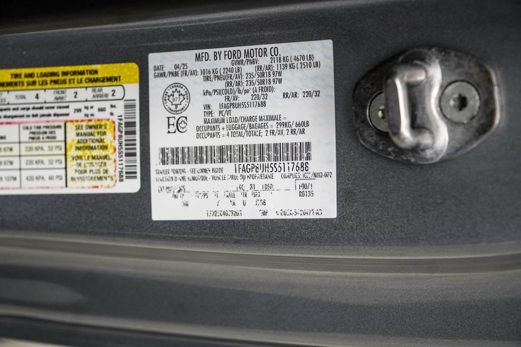 Used 2025 Ford Mustang Premium RWD image 39