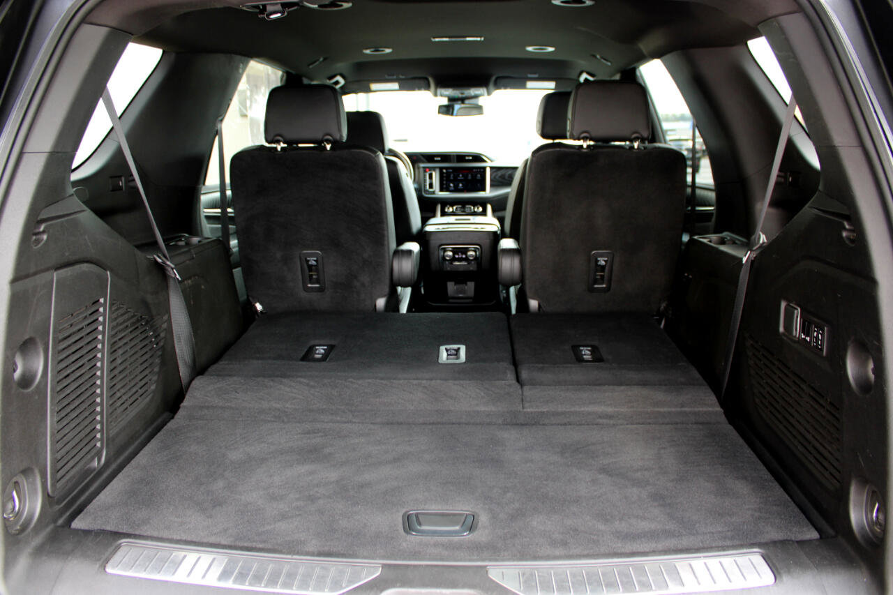 Used 2023 GMC Yukon Denali image 10