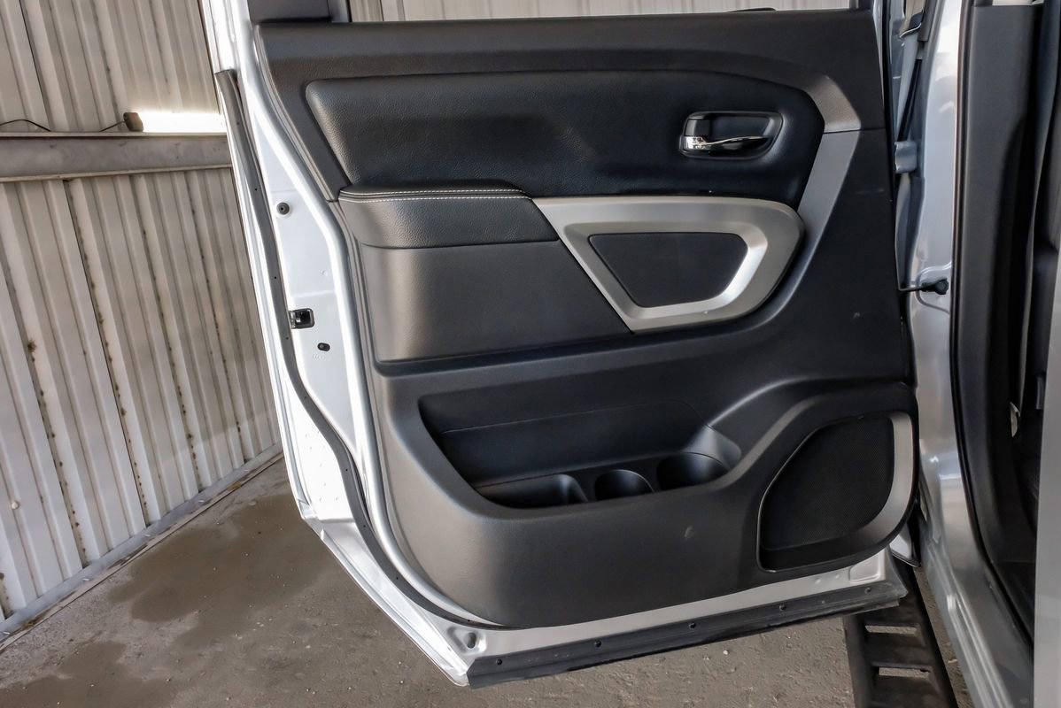 Used 2019 Nissan Titan PRO-4X image 44