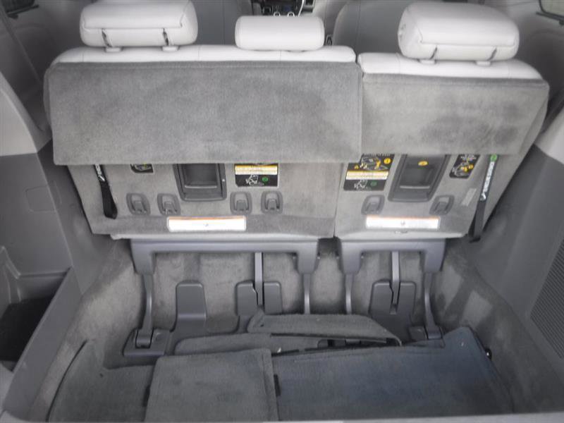 Used 2017 Toyota Sienna AWD image 34