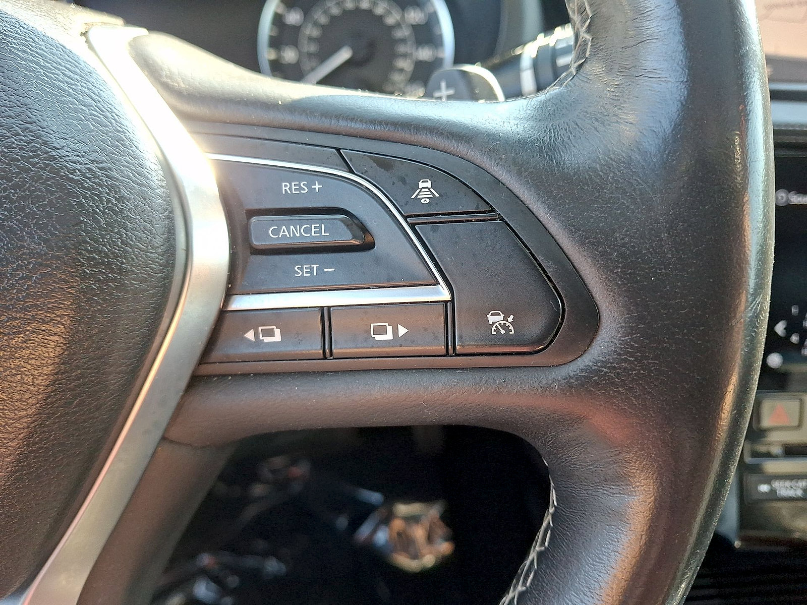 Used 2019 INFINITI QX50 Essential w/ Premium Heat Package AWD/4WD image 18