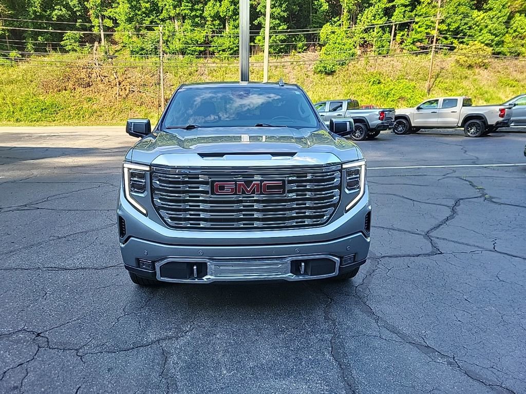 Used 2023 GMC Sierra 1500 Denali w/ Denali Reserve Package AWD/4WD image 3