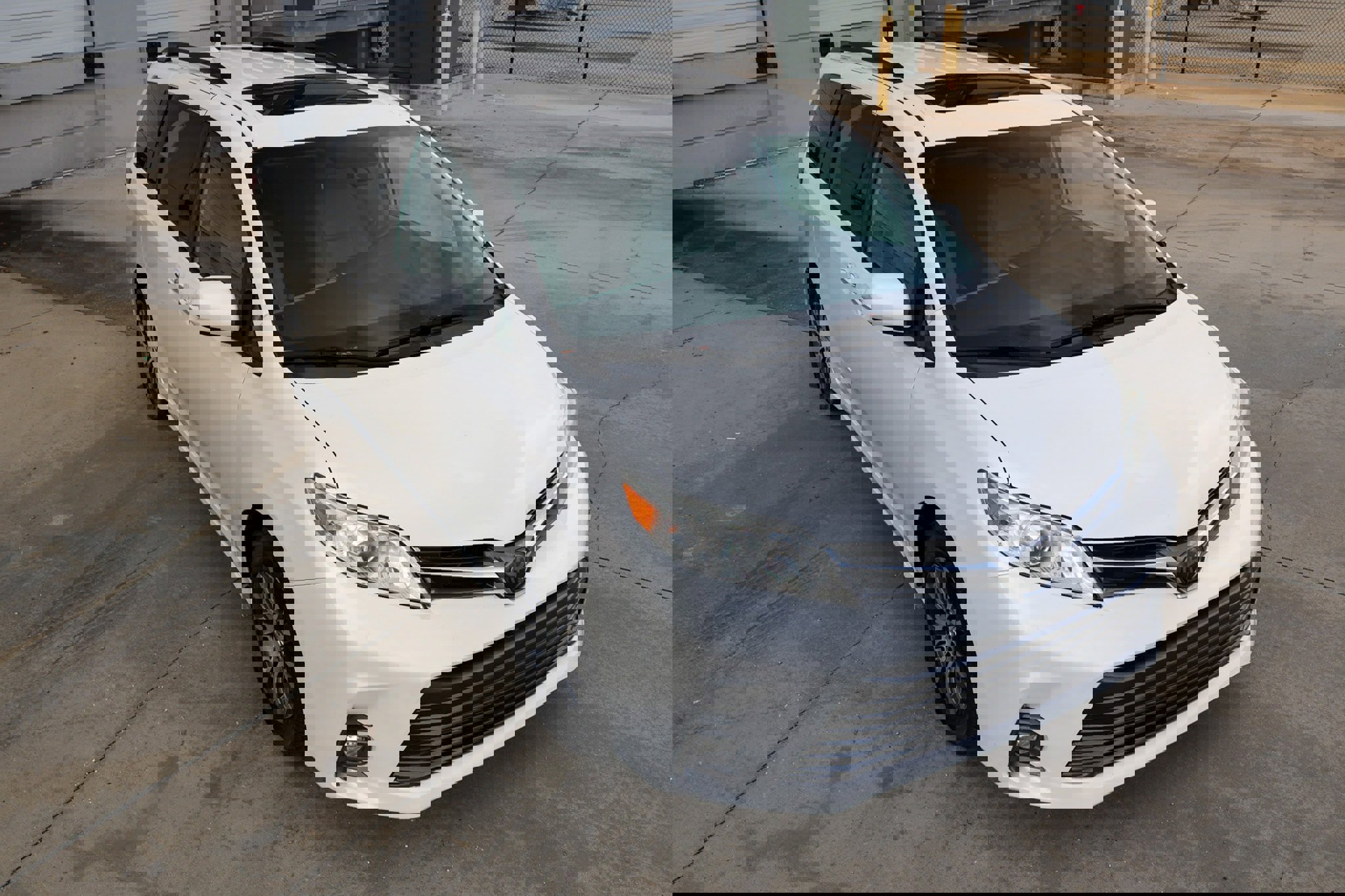 Used 2020 Toyota Sienna XLE image 20