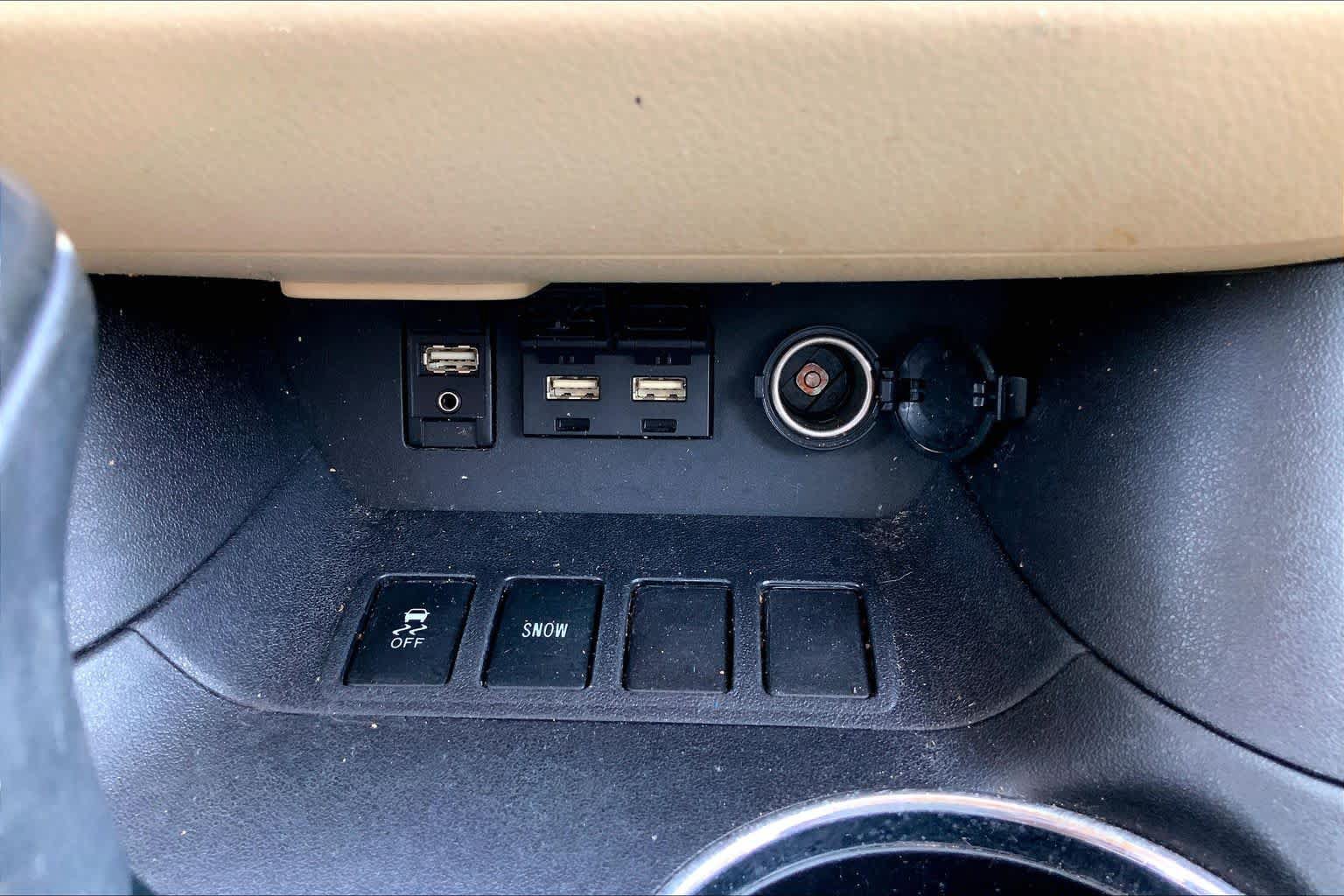 Used 2019 Toyota Highlander XLE FWD image 27