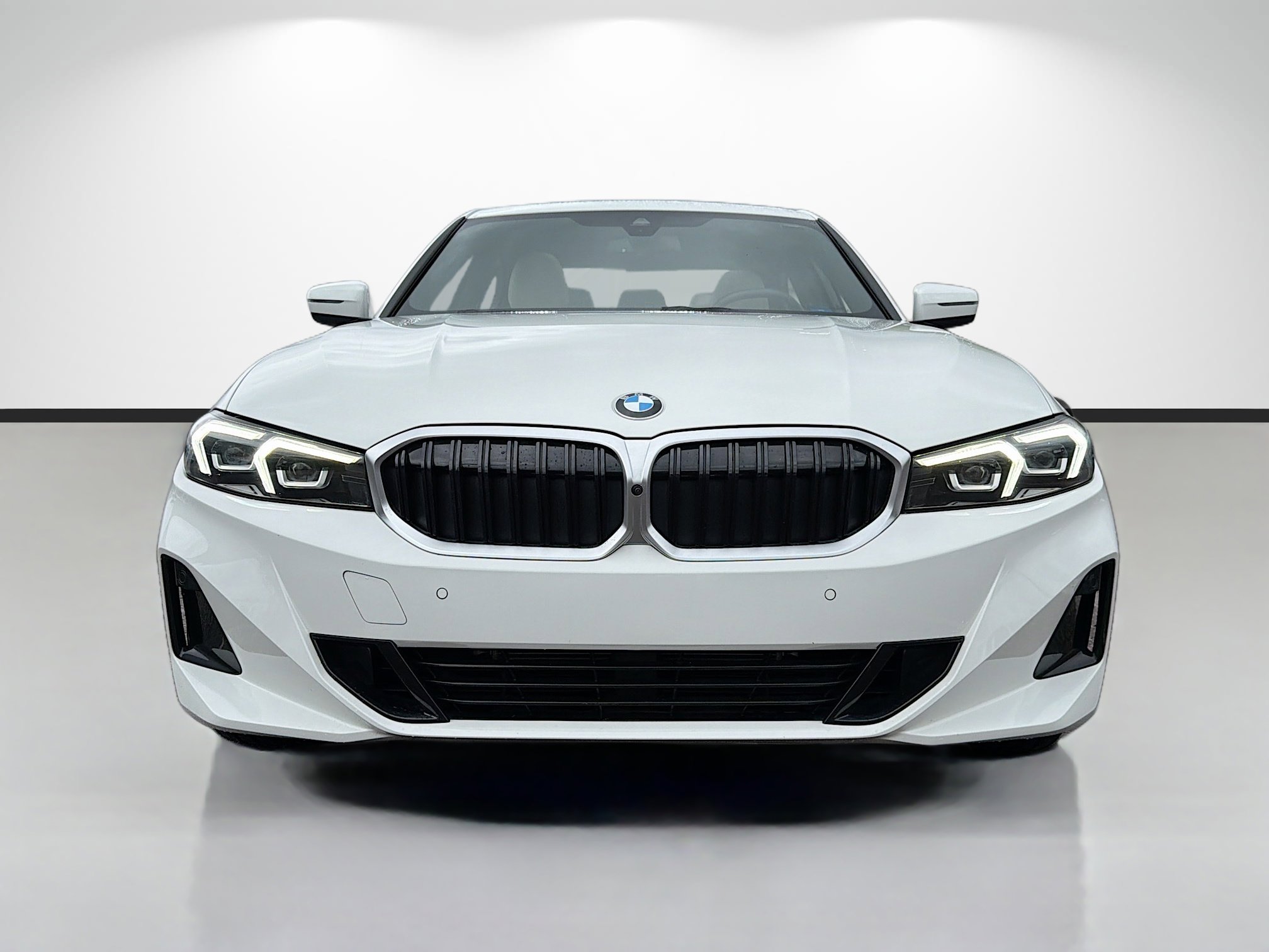 Used 2025 BMW 330i Sedan w/ Convenience Package image 8