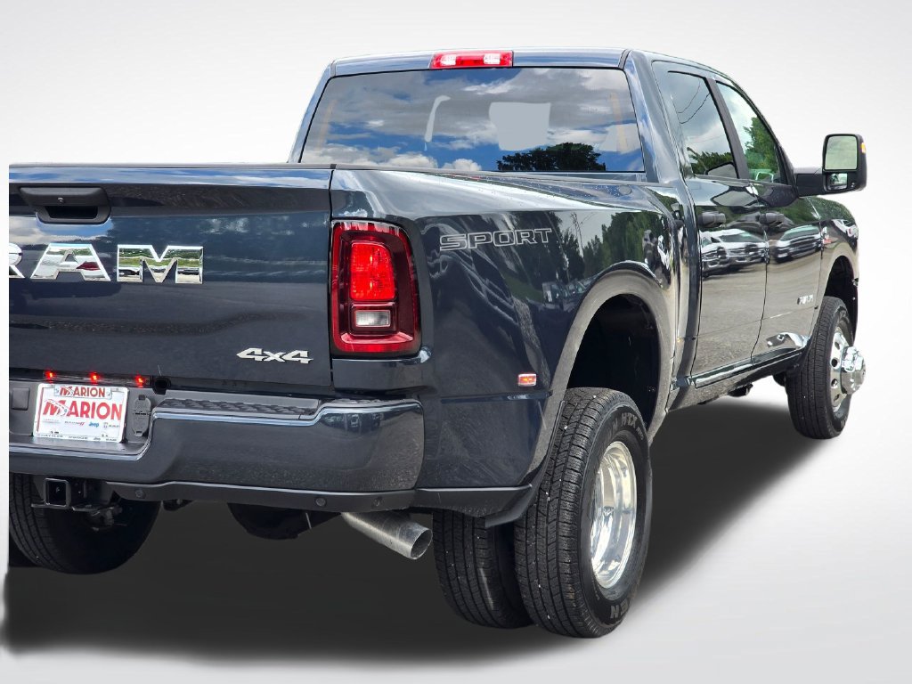 New 2026 RAM 3500 Big Horn AWD/4WD image 40
