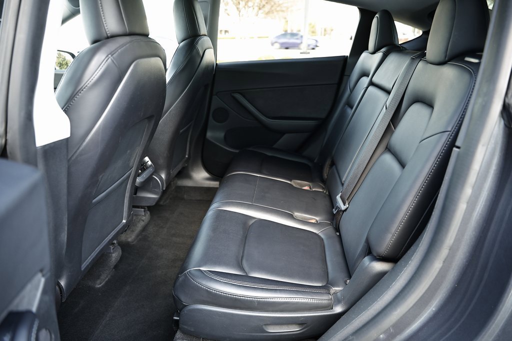 Used 2022 Tesla Model Y Long Range image 23