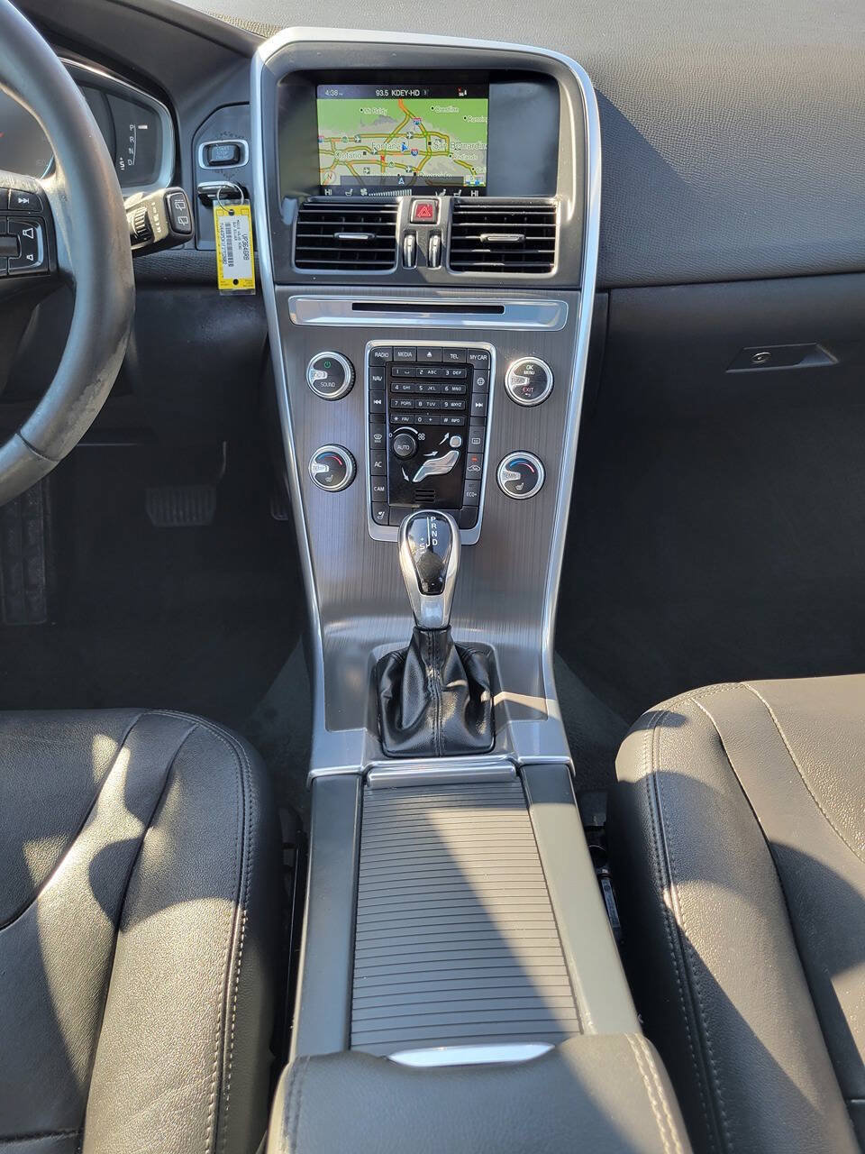Used 2015 Volvo XC60 T5 Premier w/ Proximity Package FWD image 26