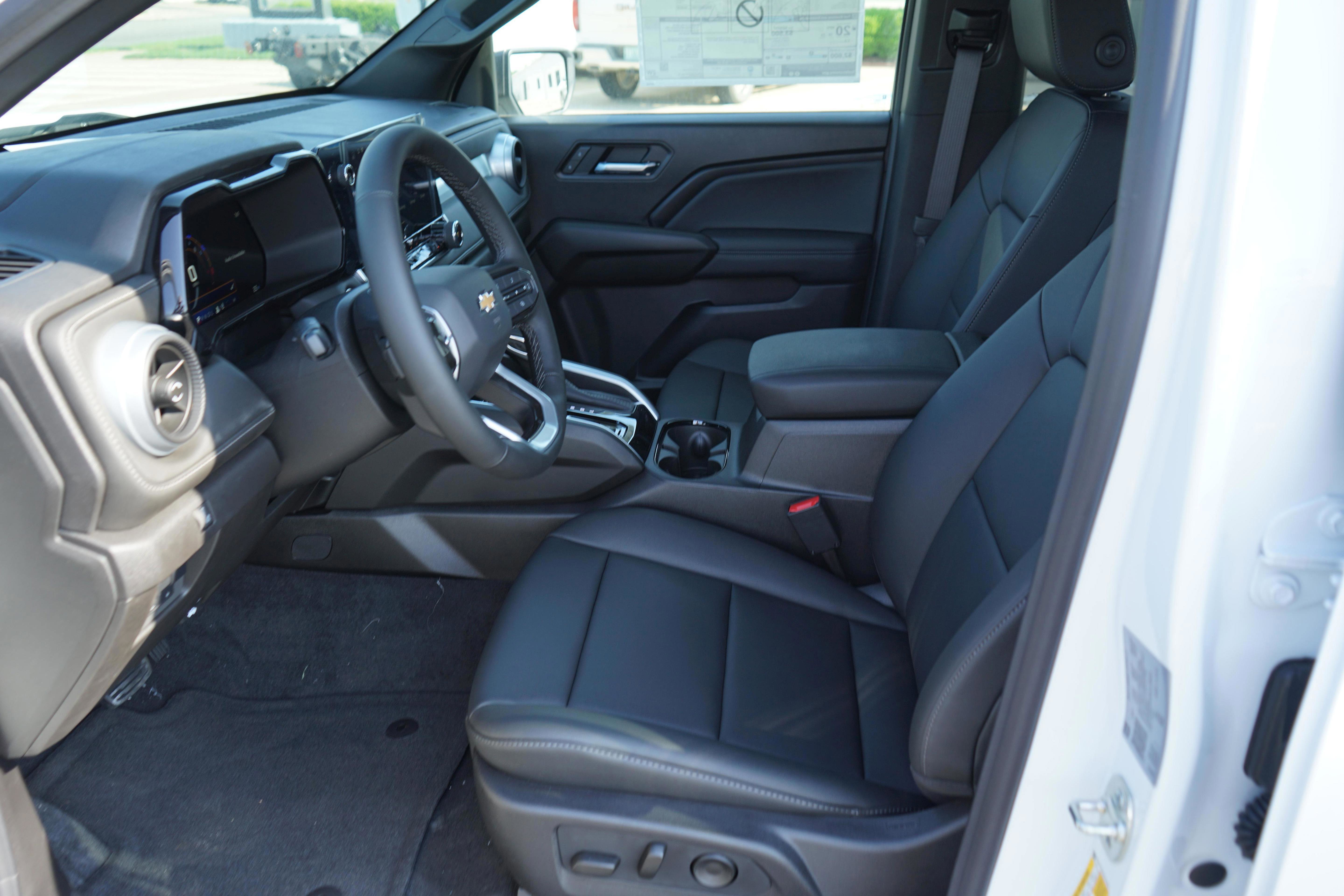 New 2025 Chevrolet Colorado LT w/ LT Convenience Package image 10