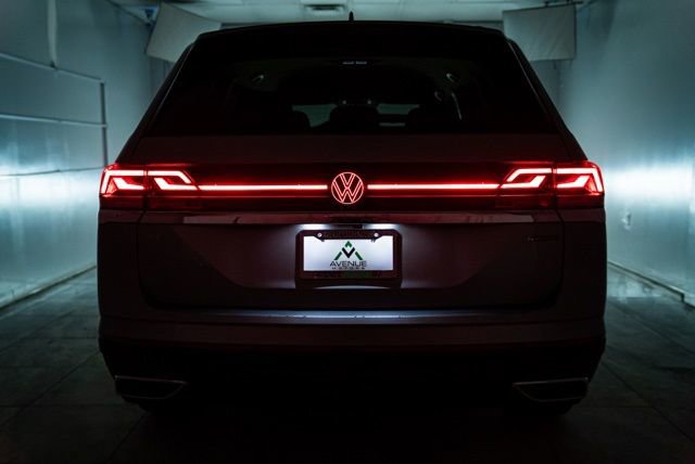 Used 2025 Volkswagen Atlas SE image 42