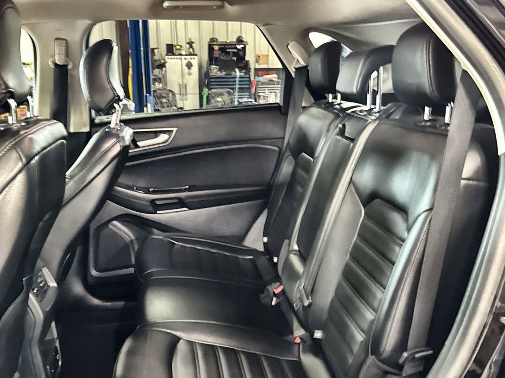 Used 2019 Ford Edge SEL w/ Equipment Group 201A FWD image 25