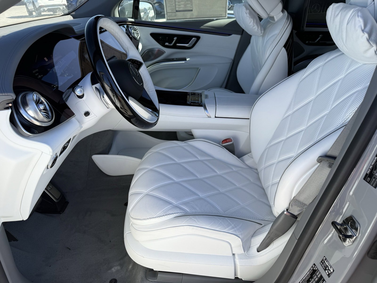 New 2025 Mercedes-Benz Maybach EQS 680 4MATIC image 16