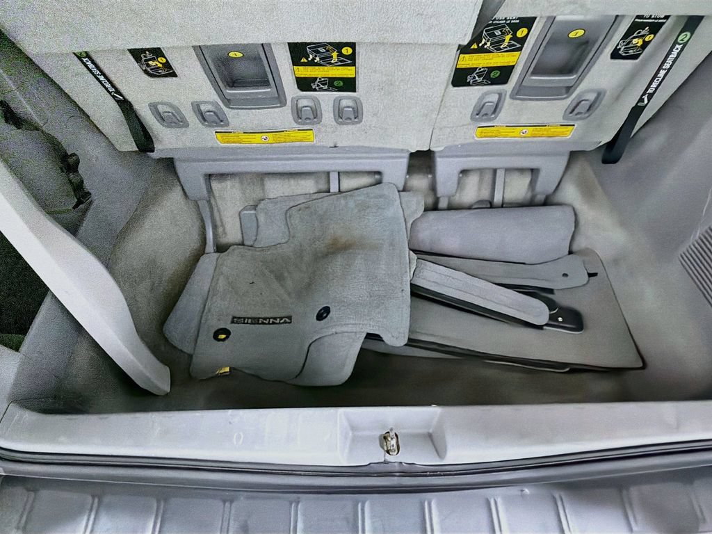 Used 2014 Toyota Sienna XLE FWD image 28