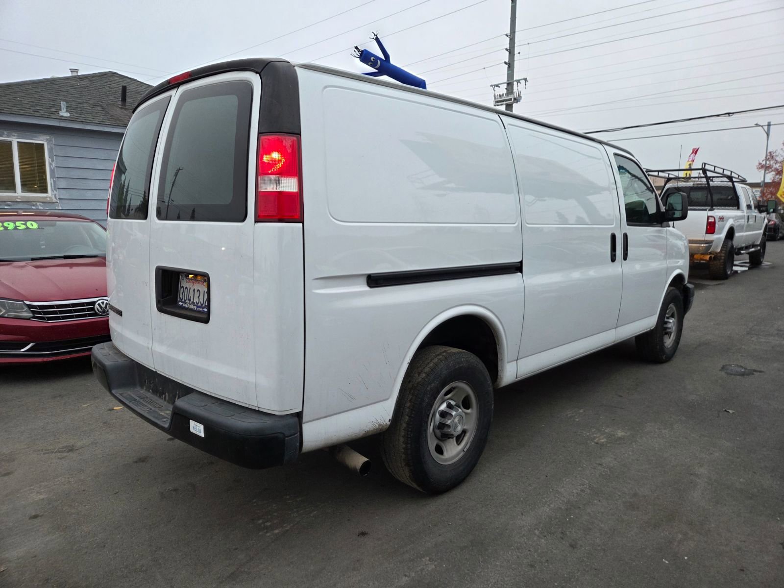 Used 2017 Chevrolet Express 2500 image 3