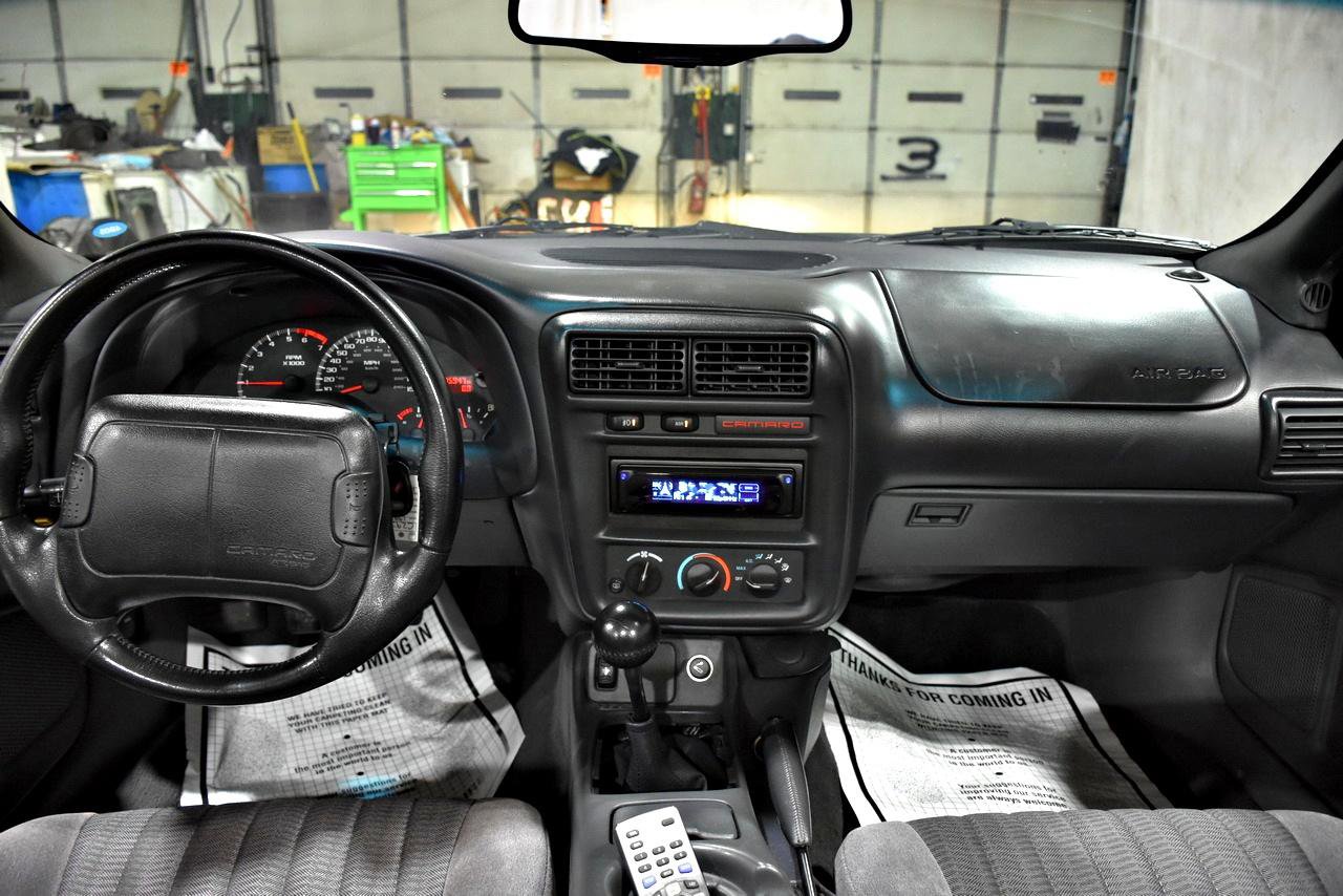 Used 1998 Chevrolet Camaro Z28 RWD image 15