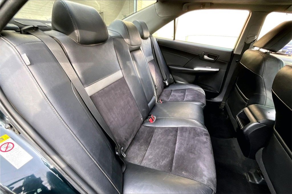 Used 2013 Toyota Camry SE image 30