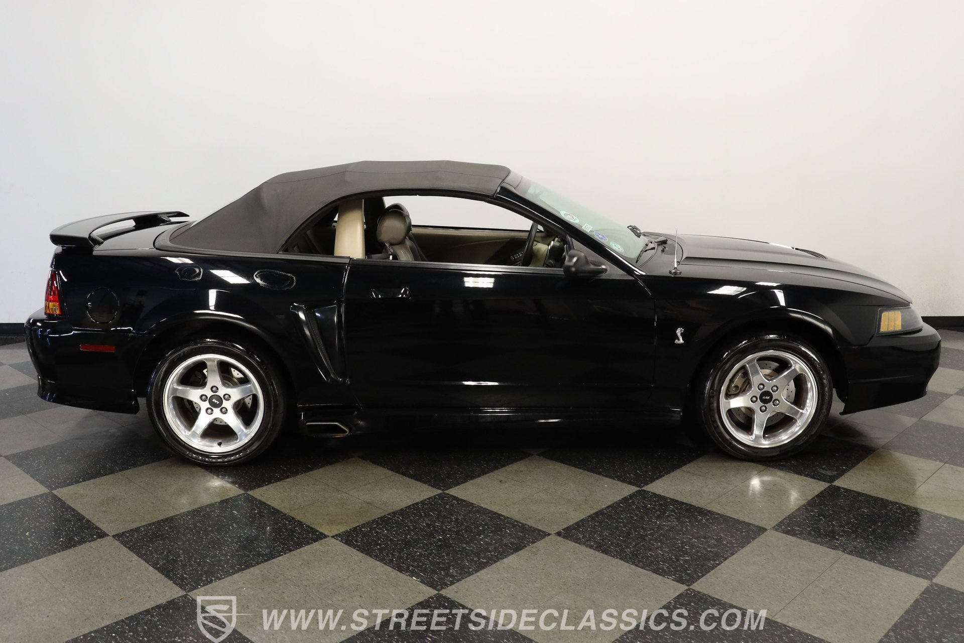 Used 2001 Ford Mustang Cobra image 12