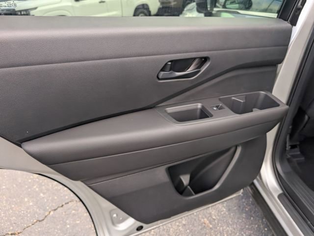 New 2025 Nissan Pathfinder SL image 11