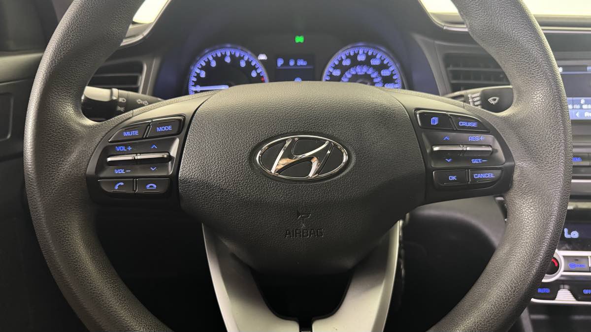 Used 2020 Hyundai Elantra SE w/ Cargo Package (C1) FWD image 16