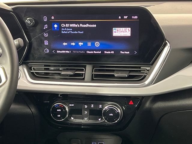 Used 2025 Chevrolet Trax LT w/ LT Convenience Package image 27