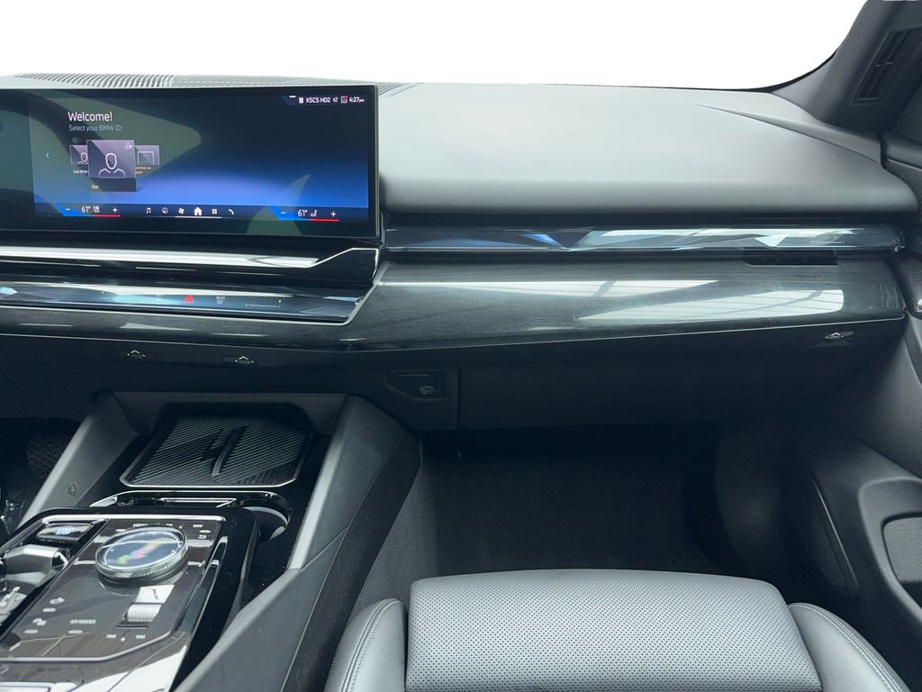 Used 2024 BMW i5 eDrive40i image 19