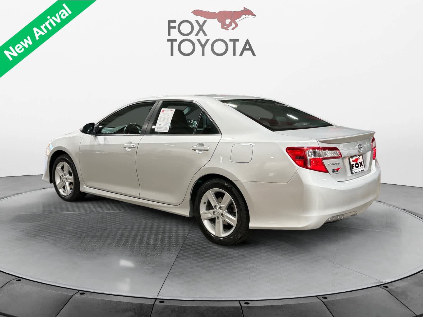 Used 2014 Toyota Camry SE FWD image 4