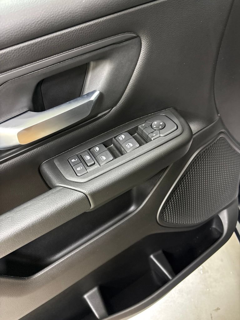 New 2026 RAM 1500 Express AWD/4WD image 16